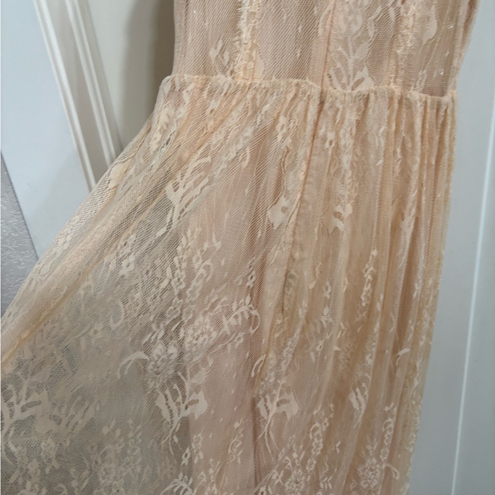 Elegant Lace Maxi Dress in Cream